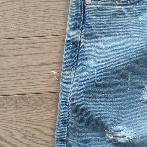 Refuge Light Blue Distressed Mom Jeans - Size 5 BNWOT - Picture 5 of 6